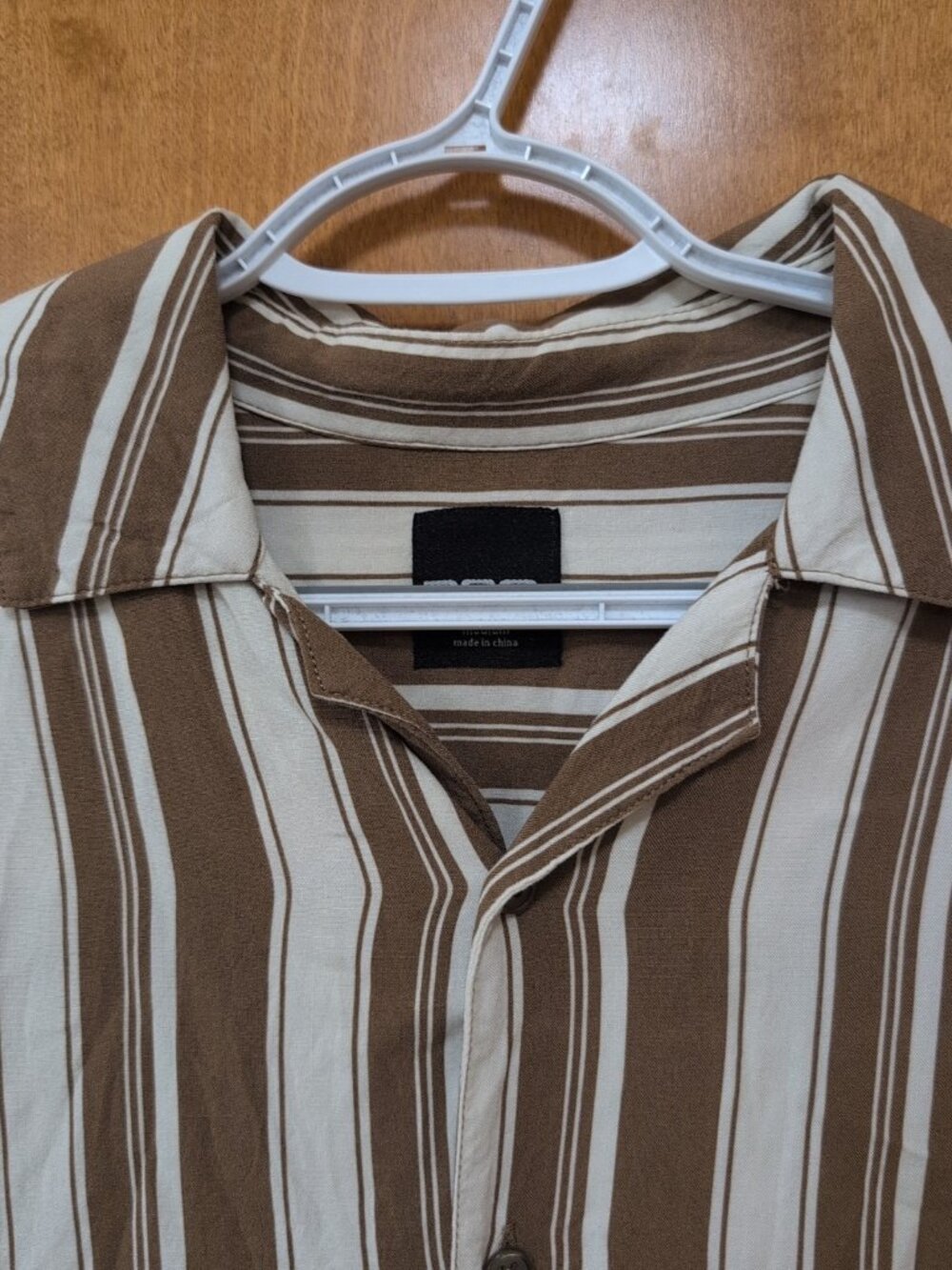RSQ Shirt Mens M Brown White Shirt Sleeve Button Up Striped Collared Rayon - Picture 4 of 7